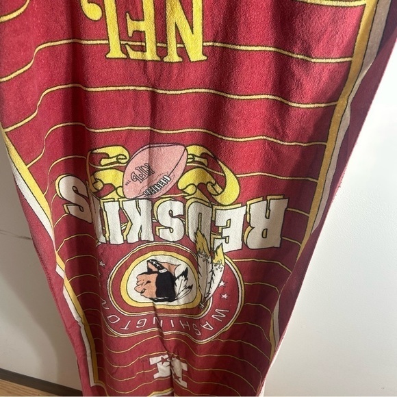 Vintage Washington Redskins Beach Towel 1993 Red Gold Football - Picture 3 of 8